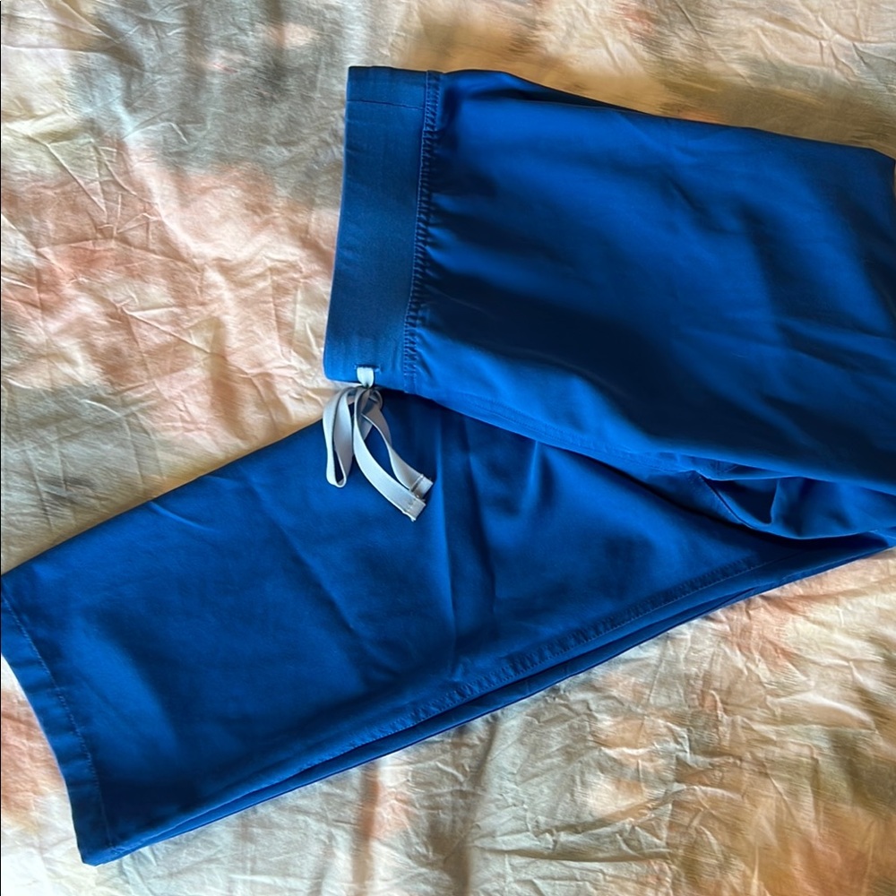 Figs royal blue small Livingston